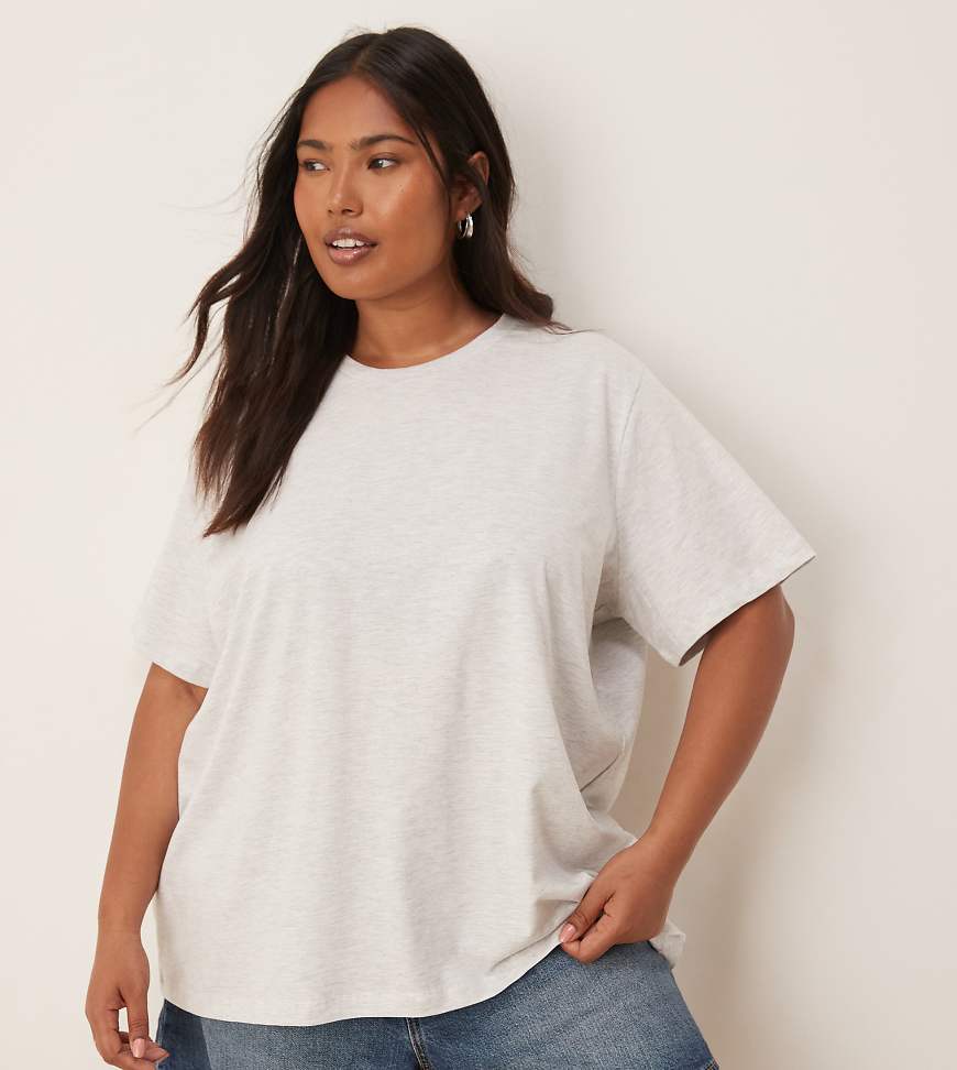 ASOS DESIGN Curve - Regulär geschnittenes T-Shirt in Eisgrau meliert ASOS DESIGN Curve - Regulär geschnittenes T-Shirt in Eisgrau meliert von ASOS Curve