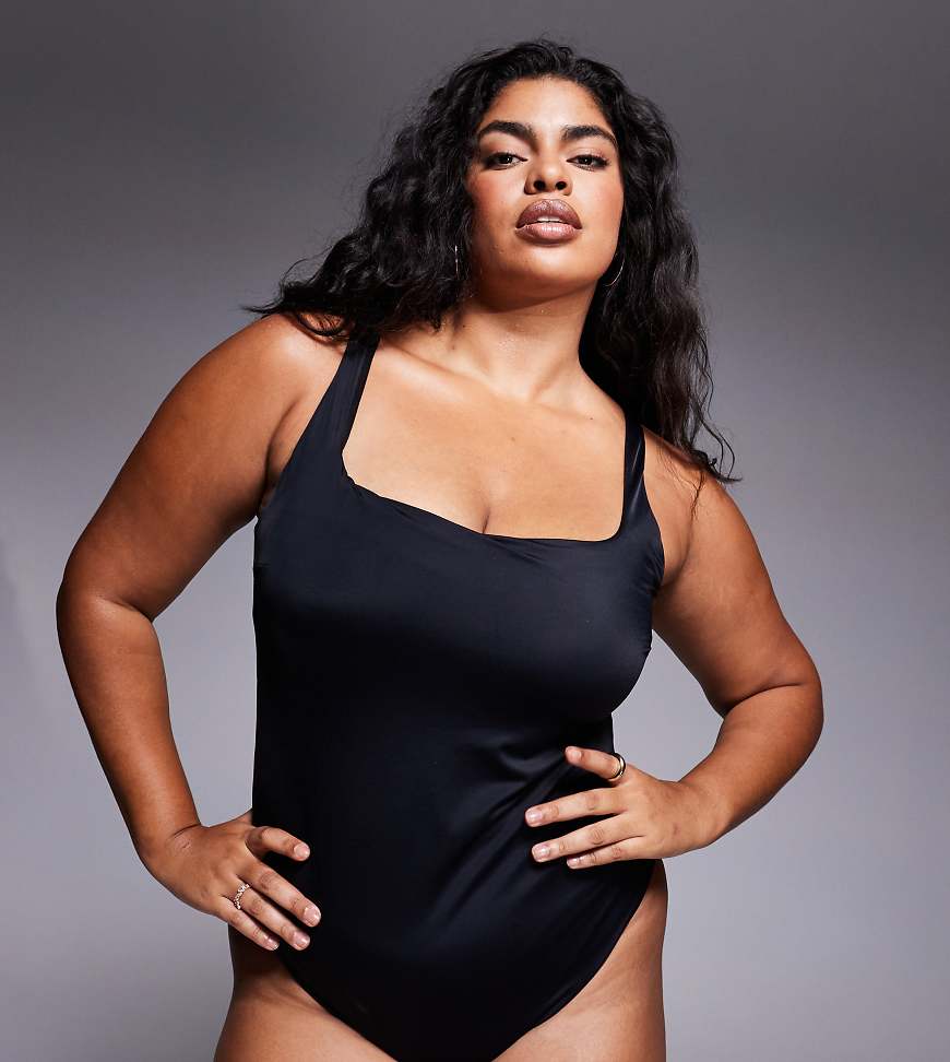 ASOS DESIGN Curve - Revenge - Figurformender Badeanzug in Schwarz ASOS DESIGN Curve - Revenge - Figurformender Badeanzug in Schwarz von ASOS Curve