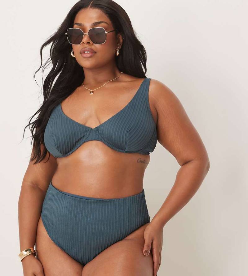 ASOS DESIGN Curve - Riddy - Gerippte Bikinihose in Schieferblau mit hohem Beinausschnitt und hohem Bund-Grau von ASOS Curve
