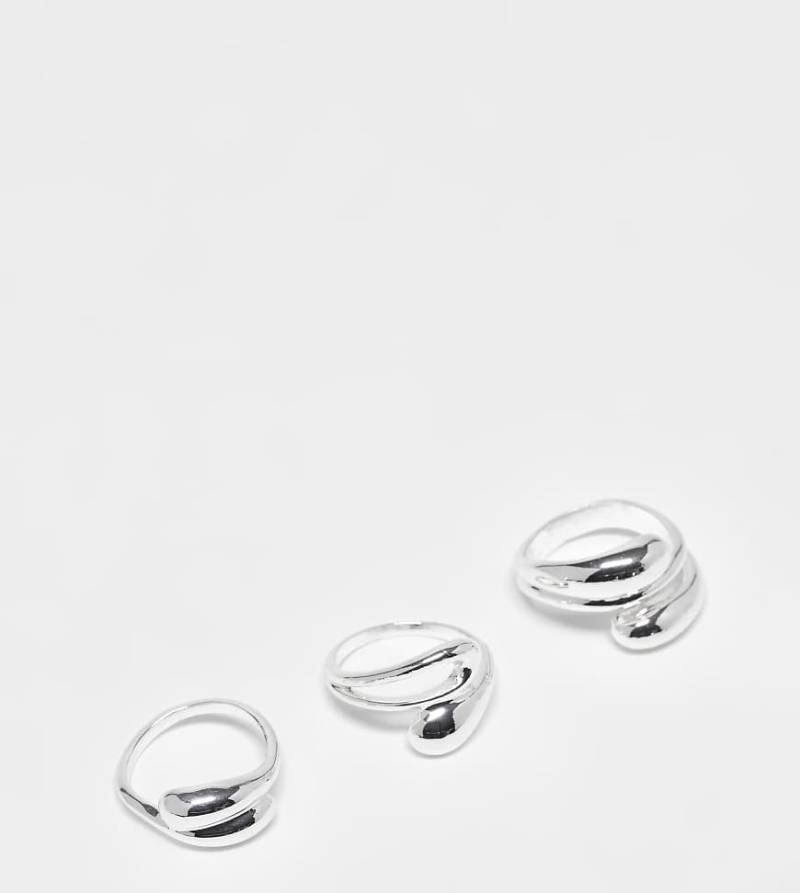 ASOS DESIGN Curve - Ringe im Multipack mit breitem, welligen Design und Silberoptik von ASOS Curve