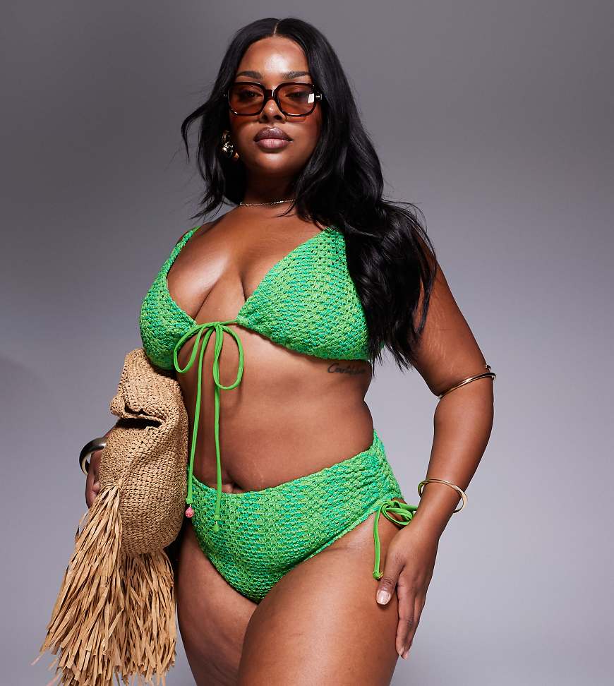 ASOS DESIGN Curve - Rosie - Gehäkelte Bikinihose in Grün mit Anhänger und hoher Taille ASOS DESIGN Curve - Rosie - Gehäkelte Bikinihose in Grün mit Anhänger und hoher Taille von ASOS Curve