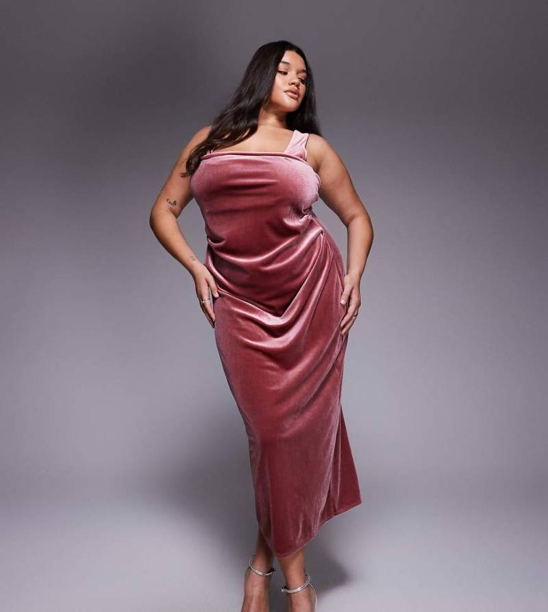 ASOS DESIGN Curve - Samt-Midikleid in Rosé mit geschwungenem Ausschnitt und Schlitz-Rosa von ASOS Curve