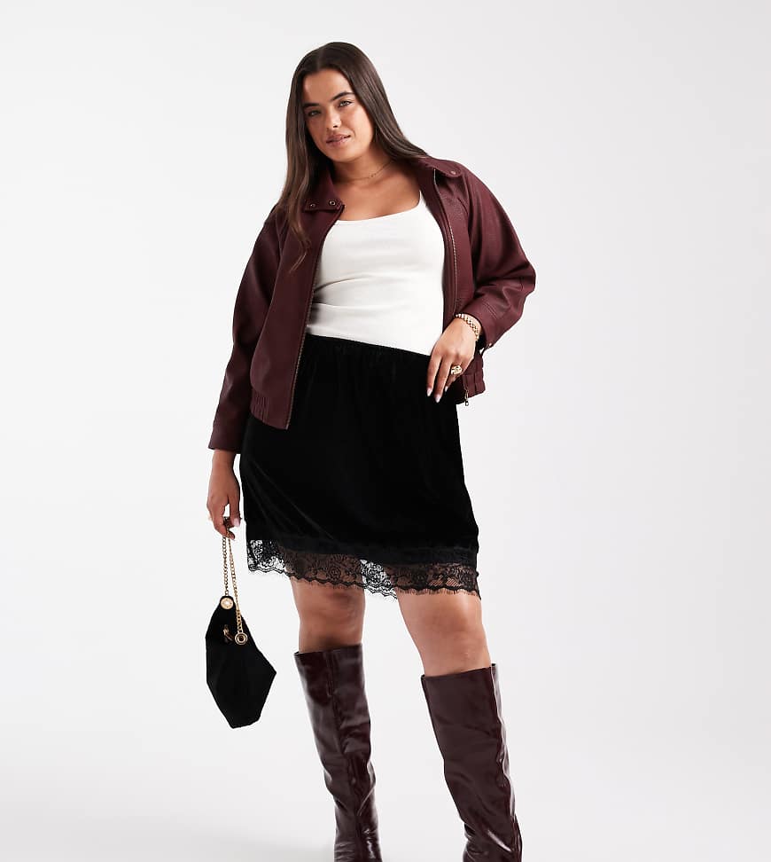 ASOS DESIGN Curve - Samt-Minirock in Schwarz mit Spitzenborte von ASOS Curve