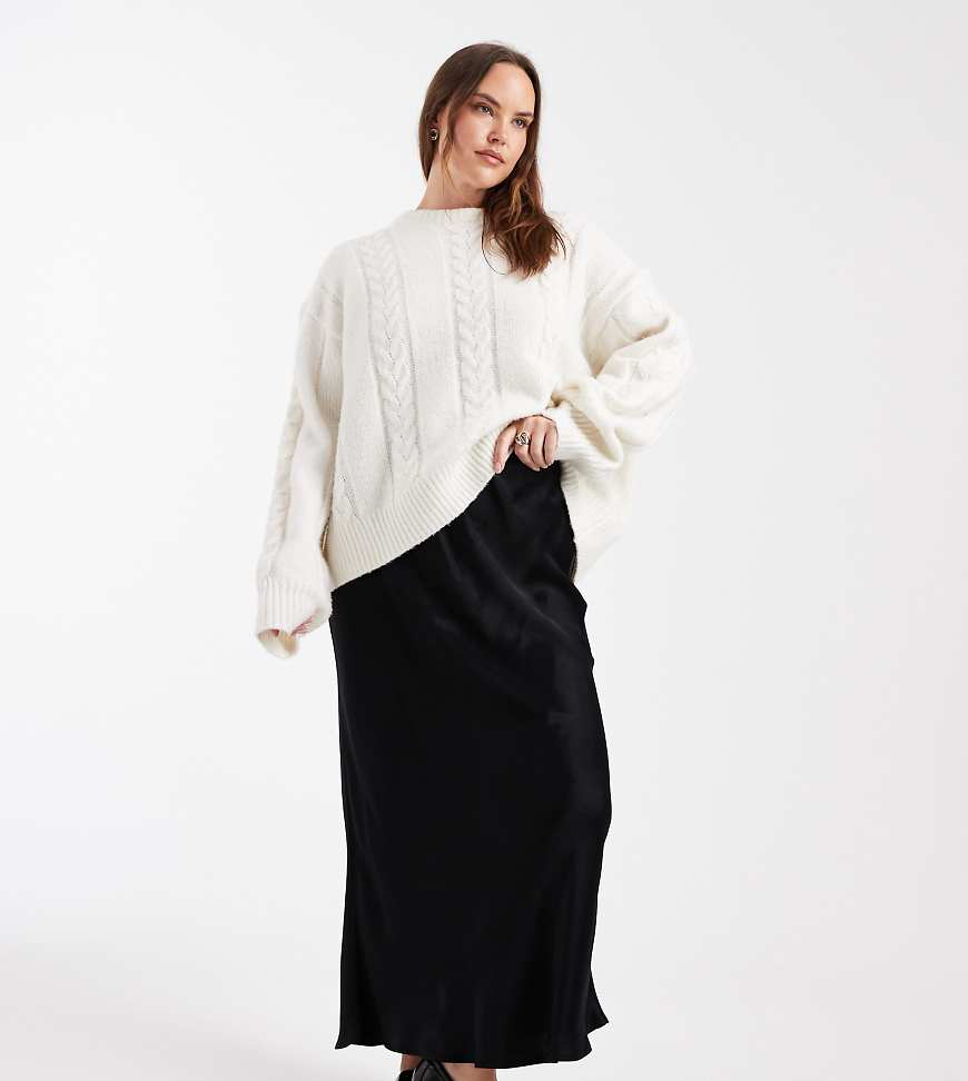 ASOS DESIGN Curve - Satin-Maxirock in Schwarz mit Schrägschnitt von ASOS Curve