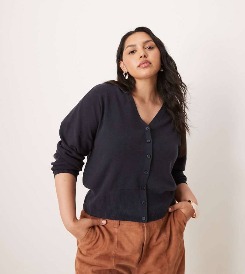 ASOS DESIGN Curve - Schlichte Strickjacke in Marineblau mit strukturierter Taille von ASOS Curve