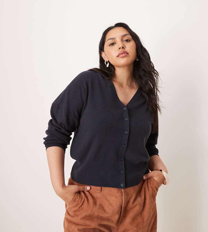 ASOS DESIGN Curve - Schlichte Strickjacke in Marineblau mit strukturierter Taille von ASOS Curve