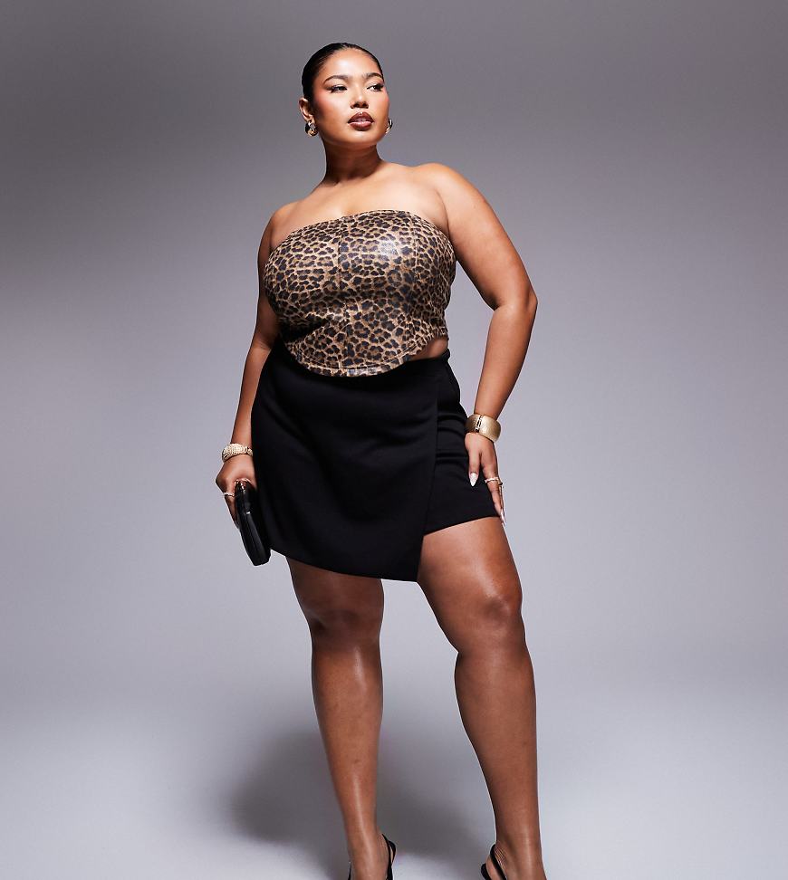 ASOS DESIGN Curve - Schlichter Skort in Schwarz mit schrägem Saum ASOS DESIGN Curve - Schlichter Skort in Schwarz mit schrägem Saum von ASOS Curve