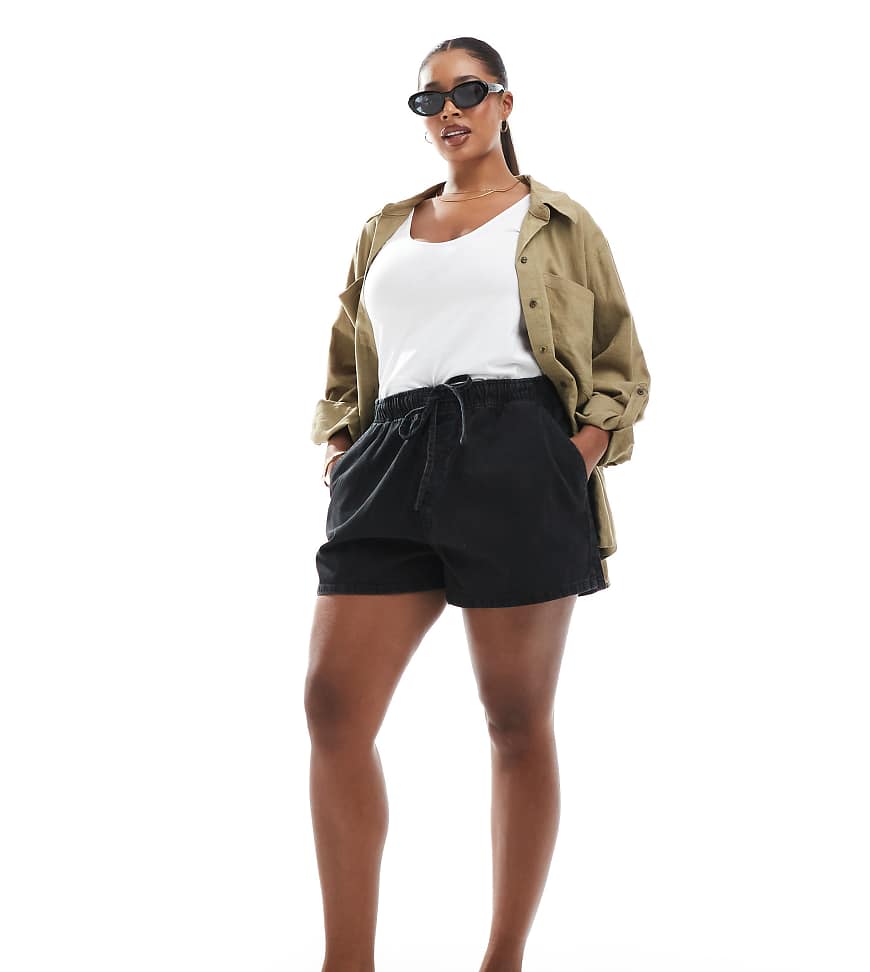 ASOS DESIGN Curve - Schlupfshorts aus Denim in verwaschenem Schwarz ASOS DESIGN Curve - Schlupfshorts aus Denim in verwaschenem Schwarz von ASOS Curve