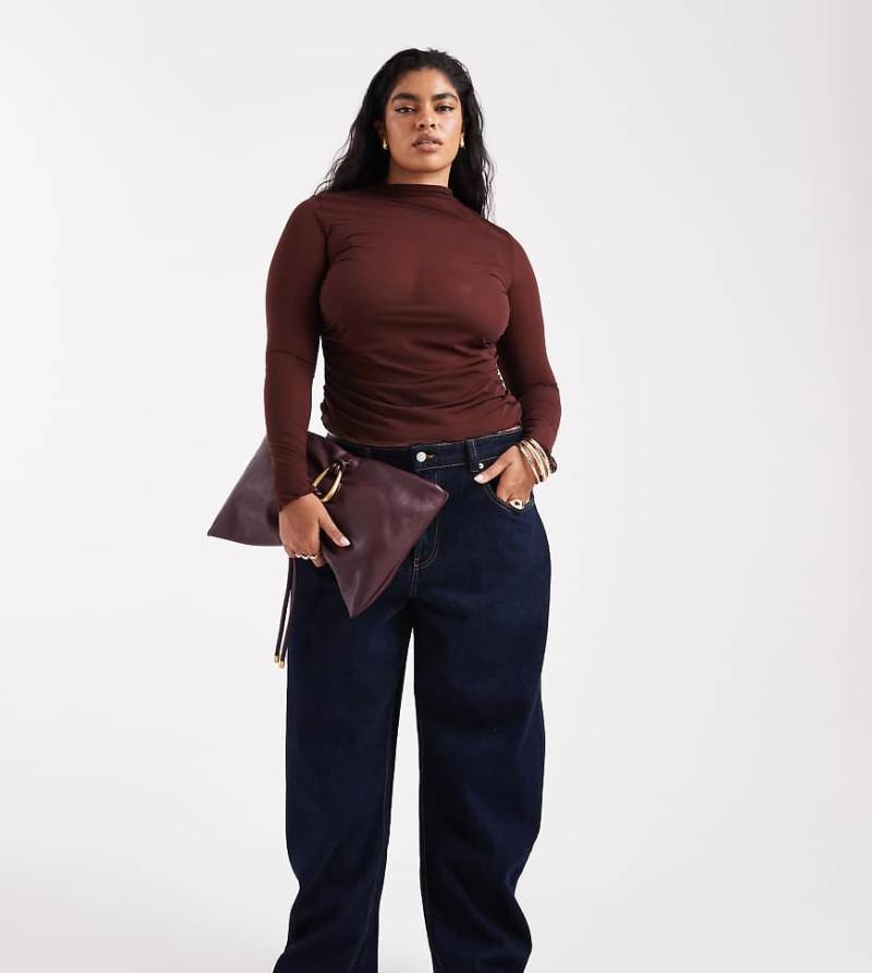 ASOS DESIGN Curve - Schmal geschnittene Barrel-Leg-Jeans in Rinse-Waschung-Marineblau von ASOS Curve
