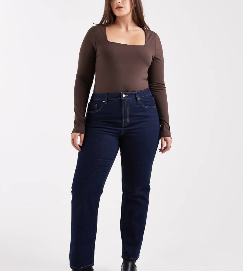 ASOS DESIGN Curve - Schmale Straight Jeans in Rinse-Waschung mit hohem Bund-Marineblau ASOS DESIGN Curve - Schmale Straight Jeans in Rinse-Waschung mit hohem Bund-Marineblau von ASOS Curve