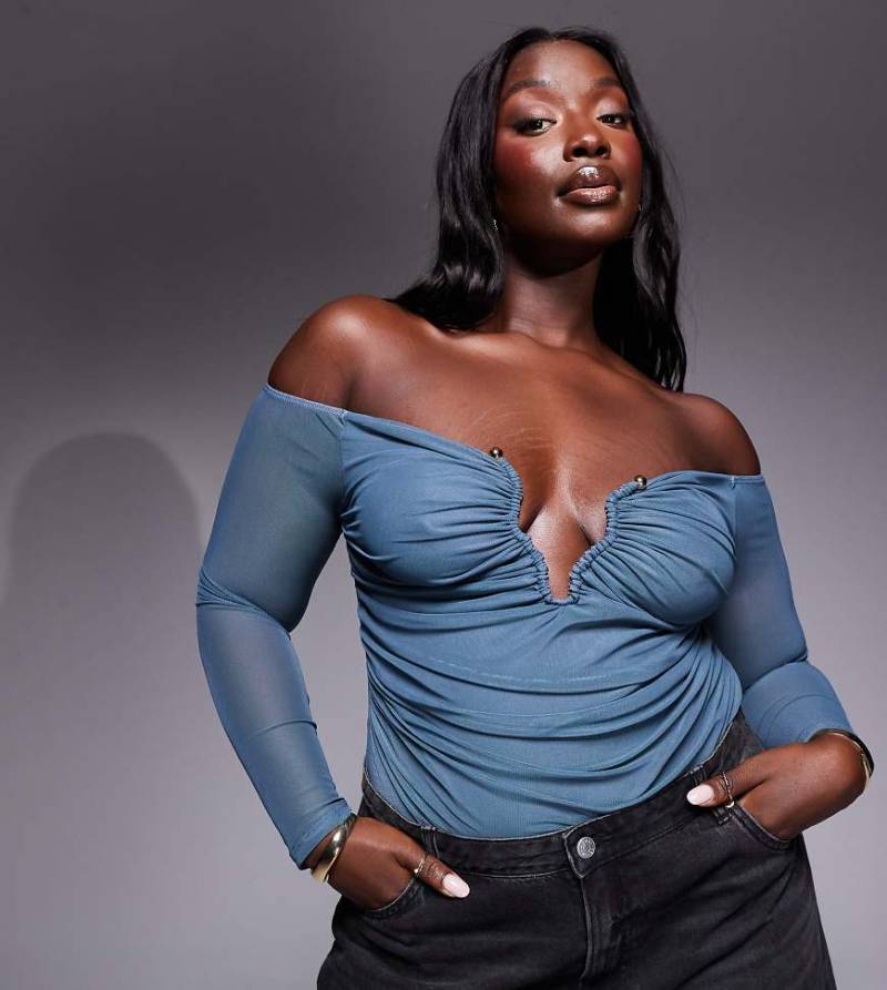 ASOS DESIGN Curve - Schulterfreier Body in Blau mit tiefem Ausschnitt und Netzstoffdetails von ASOS Curve