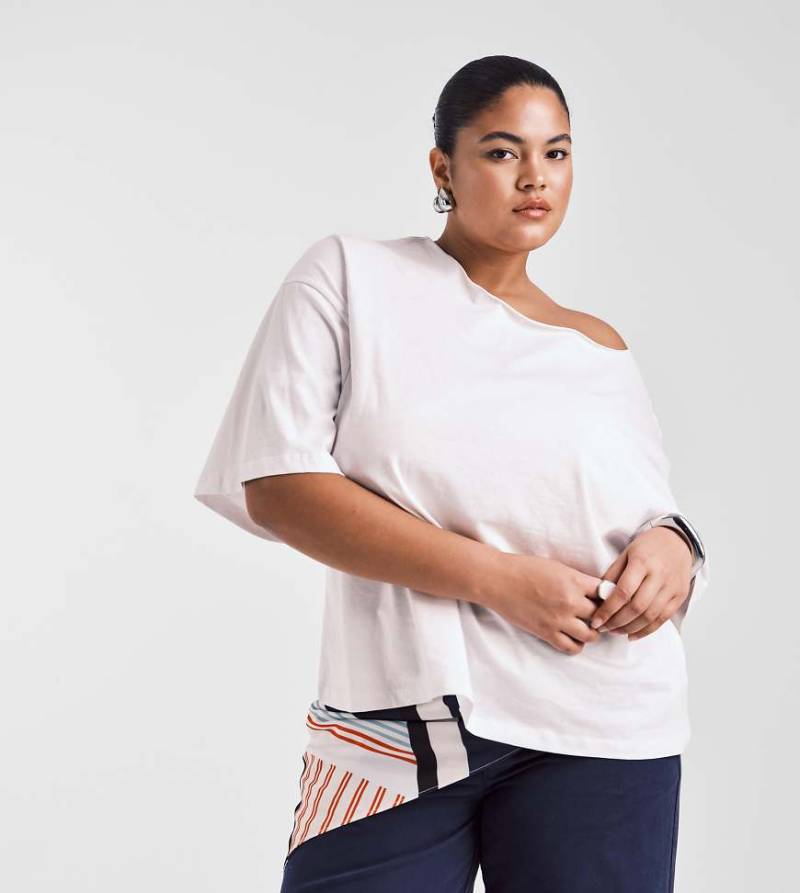 ASOS DESIGN Curve - Schulterfreies, lockeres Oversize-Sweatshirt in Weiß von ASOS Curve