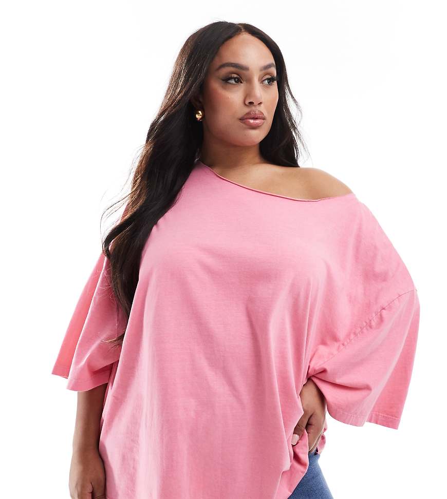 ASOS DESIGN Curve - Schulterfreies, lockeres Oversize-T-Shirt in verwaschenem Rosa ASOS DESIGN Curve - Schulterfreies, lockeres Oversize-T-Shirt in verwaschenem Rosa von ASOS Curve