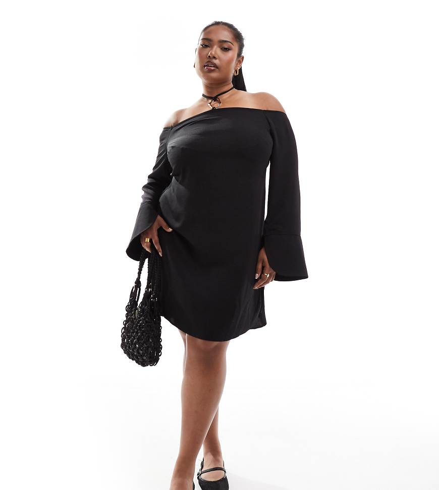 ASOS DESIGN Curve - Schulterfreies Neckholder-Minikleid in Schwarz mit abgerundetem Saum und Metalldetails ASOS DESIGN Curve - Schulterfreies Neckholder-Minikleid in Schwarz mit abgerundetem Saum und Metalldetails von ASOS Curve