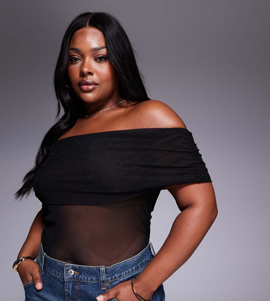 ASOS DESIGN Curve - Schulterfreies Oberteil in Schwarz aus Netzstoff mit Umschlag und Raffung ASOS DESIGN Curve - Schulterfreies Oberteil in Schwarz aus Netzstoff mit Umschlag und Raffung von ASOS Curve