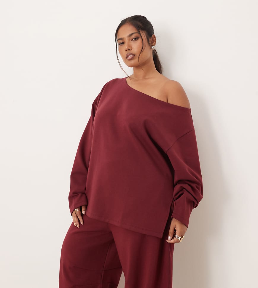 ASOS DESIGN Curve - Schulterfreies Oversize-Sweatshirt aus Interlock-Stoff in Burgunderrot von ASOS Curve