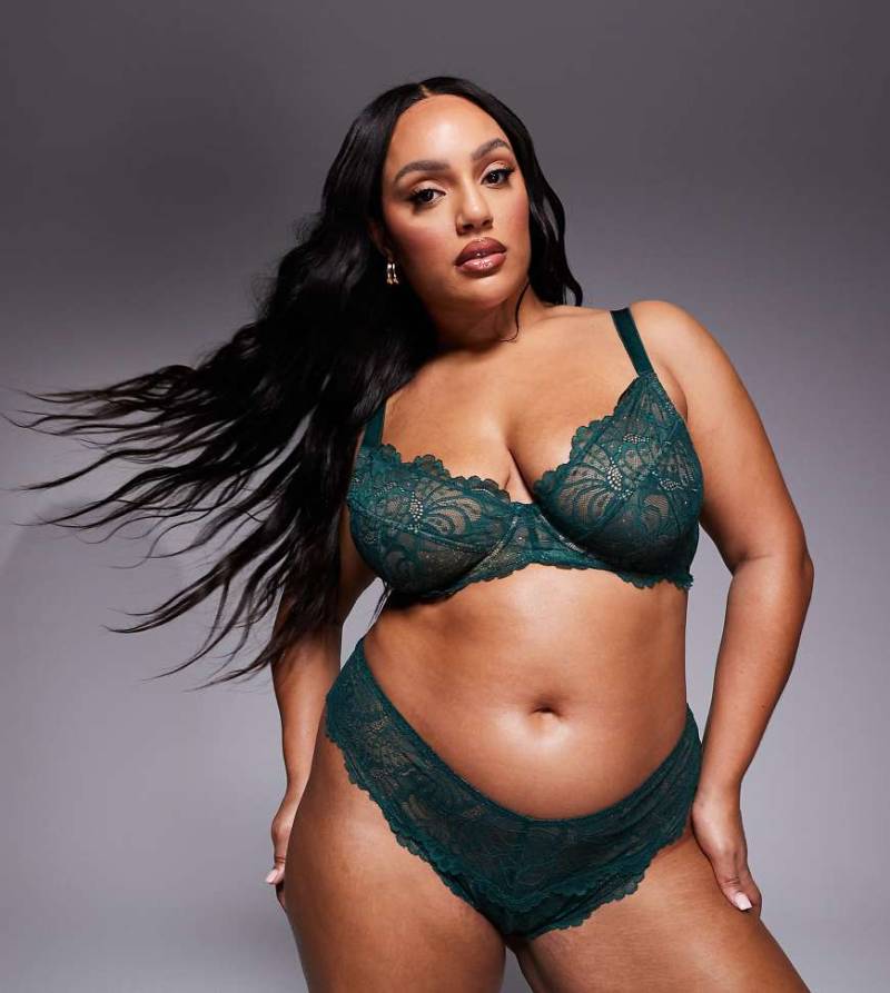 ASOS DESIGN Curve - Sienna - Brasilianischer Spitzenslip in Tannengrün mit hoher Taille von ASOS Curve