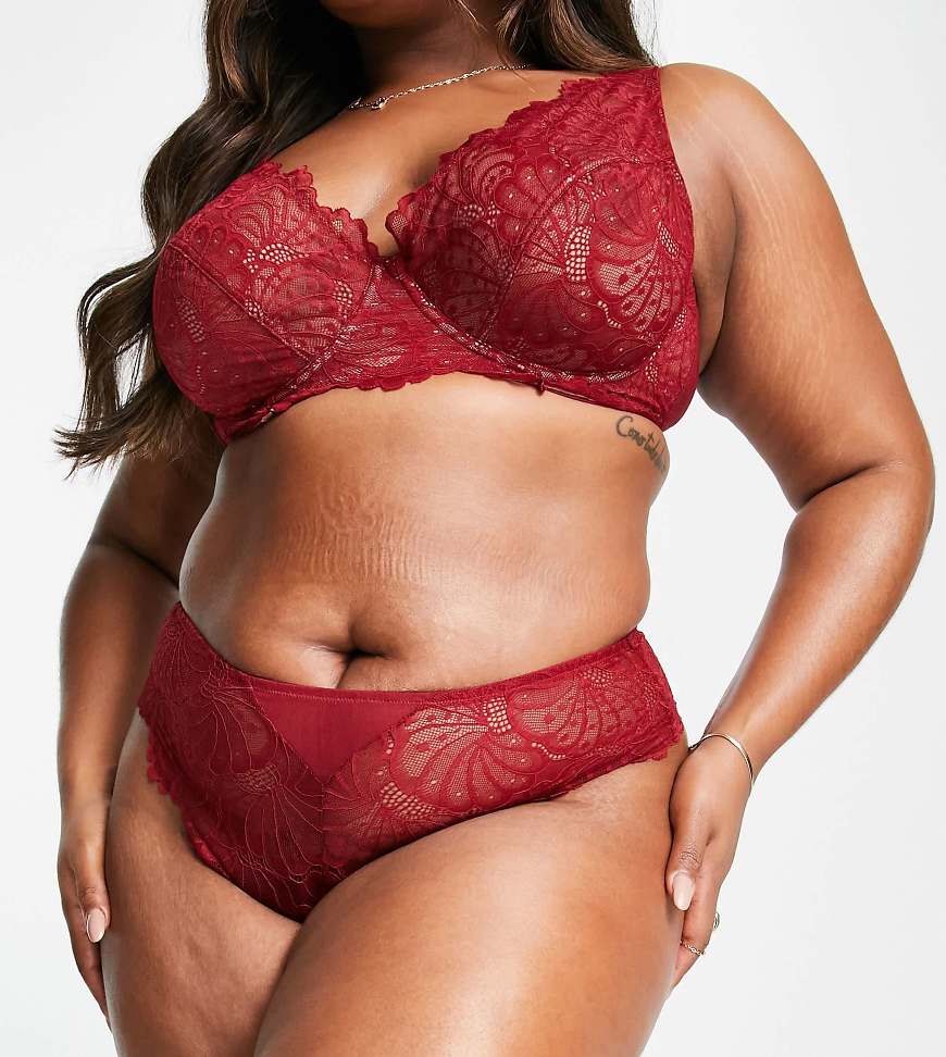 ASOS DESIGN Curve - Sienna - Spitzen-Tanga in Burgunderrot mit zusammengesetztem Design ASOS DESIGN Curve - Sienna - Spitzen-Tanga in Burgunderrot mit zusammengesetztem Design von ASOS Curve