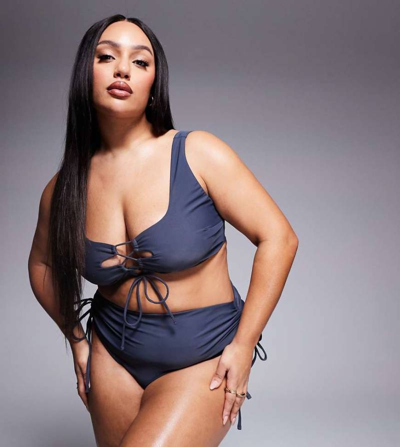 ASOS DESIGN Curve - Sierra - Cropped-Bikinioberteil in Schiefergrau mit seitlichen Bindebändern von ASOS Curve