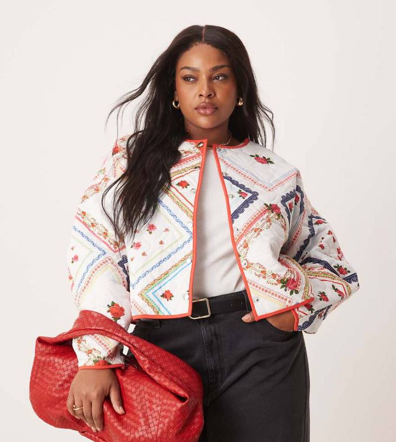 ASOS DESIGN Curve - Steppjacke in Creme mit All-over-Blumenprint-Weiß von ASOS Curve