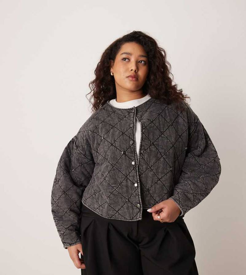 ASOS DESIGN Curve - Steppjacke in gewaschenem Anthrazit mit Verzierung-Grau von ASOS Curve