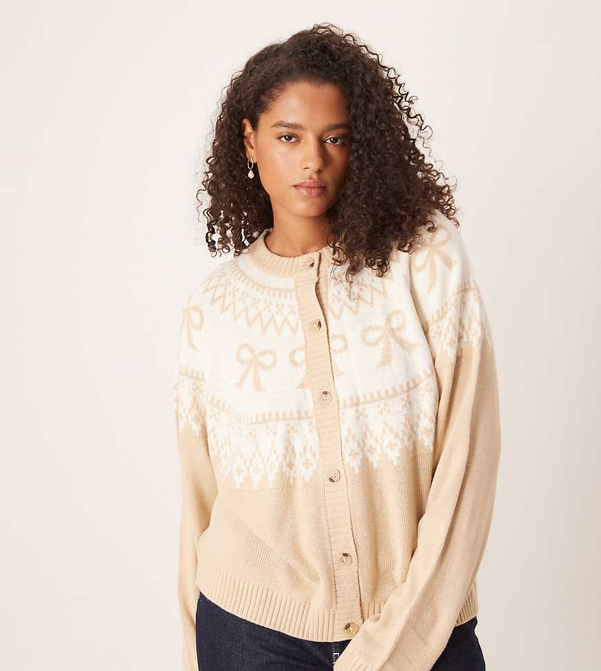 ASOS DESIGN Curve - Strickjacke in Beige mit Passe und Schleifenmuster-Neutral ASOS DESIGN Curve - Strickjacke in Beige mit Passe und Schleifenmuster-Neutral von ASOS Curve