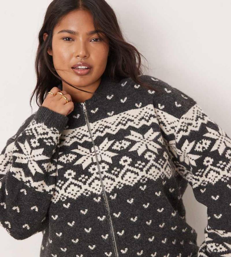 ASOS DESIGN Curve - Strickjacke mit Norwegermuster in Anthrazit und Creme, Reißverschluss und Kragen-Bunt von ASOS Curve