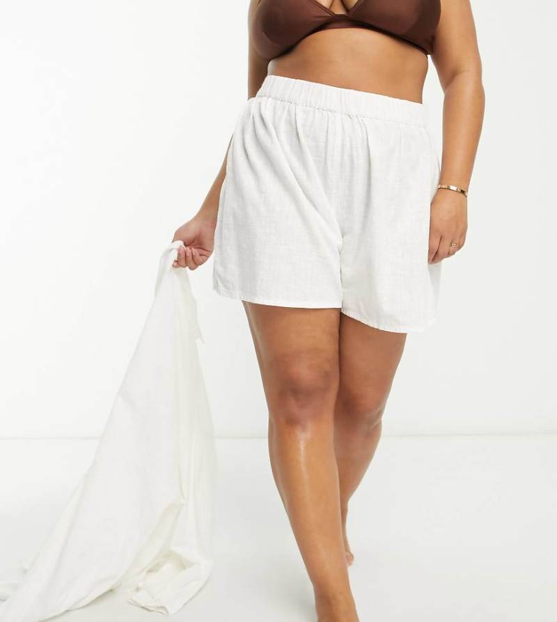 ASOS DESIGN Curve - Strukturierte Strandshorts aus Baumwolle in Weiß, Kombiteil ASOS DESIGN Curve - Strukturierte Strandshorts aus Baumwolle in Weiß, Kombiteil von ASOS Curve