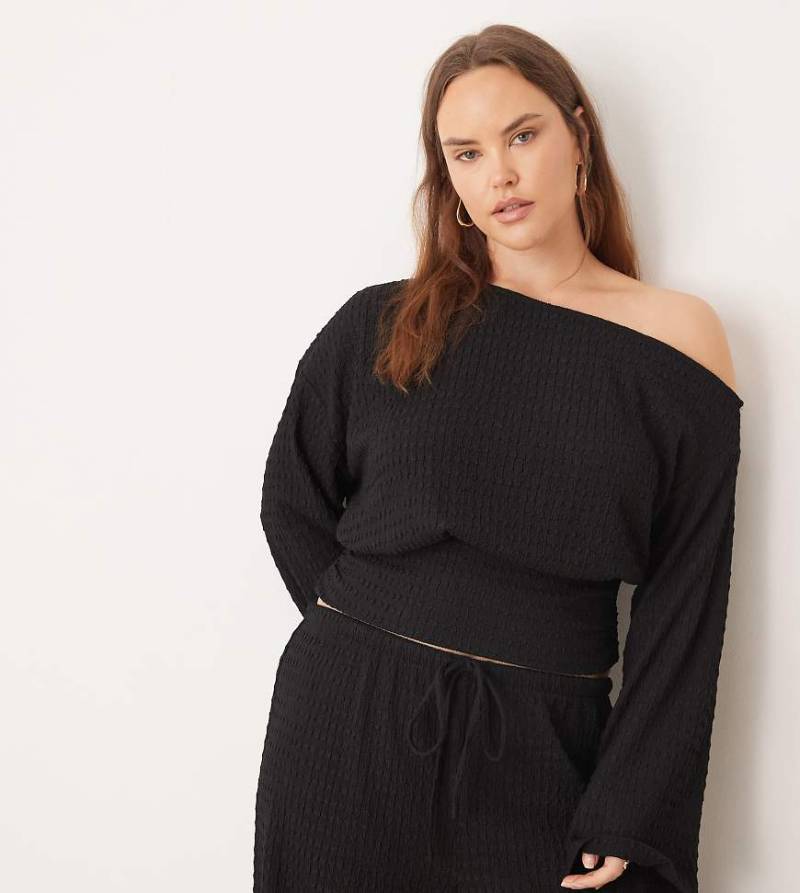 ASOS DESIGN Curve - Strukturiertes, langärmliges One-Shoulder-Oberteil in Schwarz mit geraffter Taille, Kombiteil von ASOS Curve