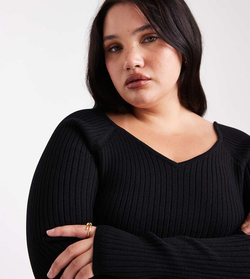 ASOS DESIGN Curve - Strukturiertes Strickoberteil in Schwarz mit V-Ausschnitt von ASOS Curve
