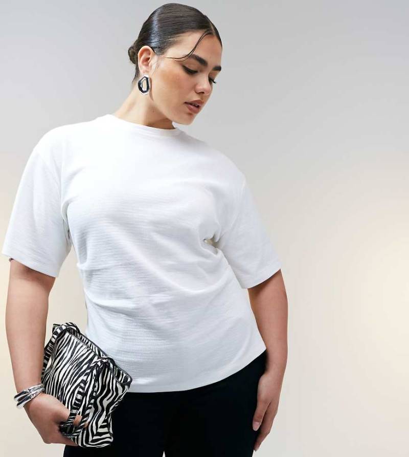 ASOS DESIGN Curve - Strukturiertes T-Shirt in Weiß mit Korsett-Taille von ASOS Curve