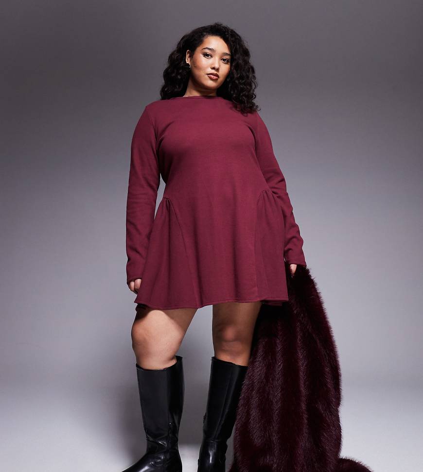 ASOS DESIGN Curve - Superweiches, langärmliges Godet-Minikleid in Burgunderrot von ASOS Curve