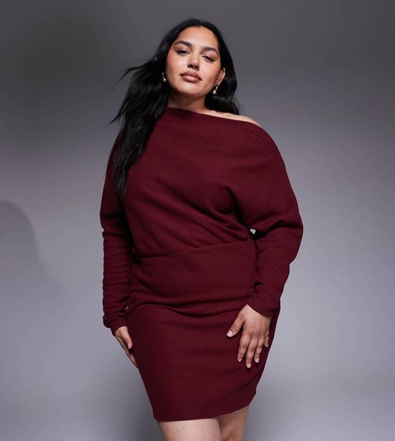 ASOS DESIGN Curve - Superweiches, langärmliges Minikleid in Maulbeerenrot mit abfallender Schulterpartie-Lila von ASOS Curve