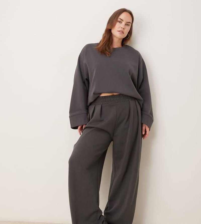 ASOS DESIGN Curve - Superweite Hose aus Interlock-Stoff in Anthrazit-Grau von ASOS Curve