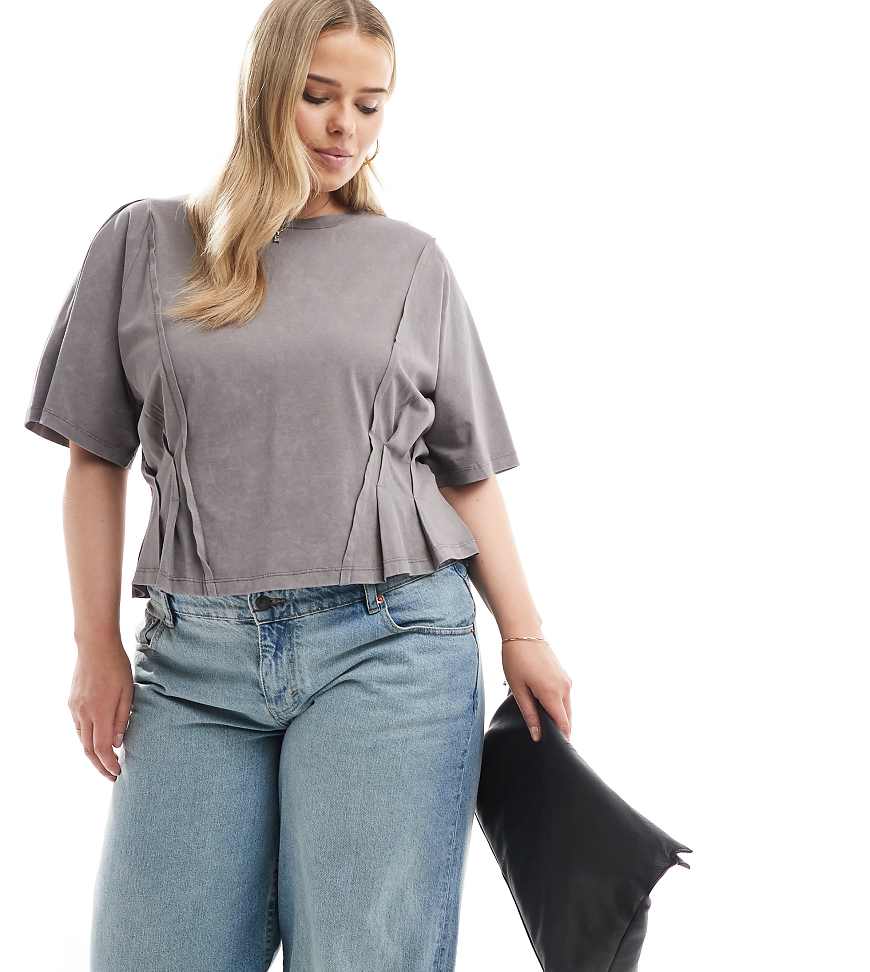 ASOS DESIGN Curve - T-Shirt in verwaschenem Grau mit Ziernaht und Korsett-Taille von ASOS Curve