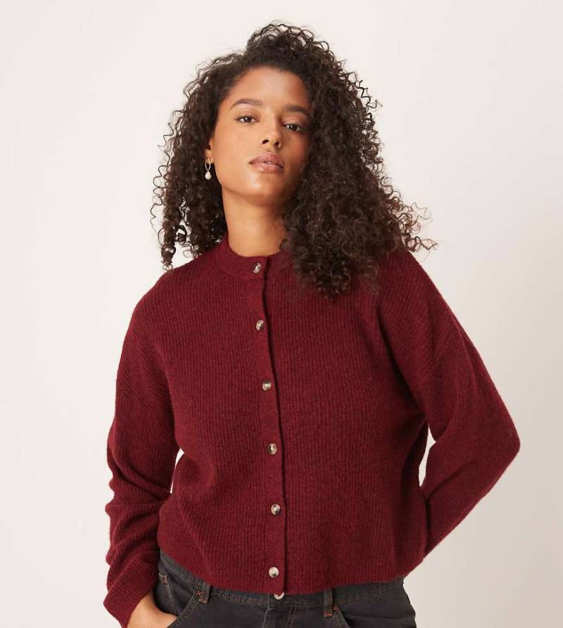 ASOS DESIGN Curve - Taillierte Strickjacke aus Alpakawolle in Pflaumenrot-Lila von ASOS Curve