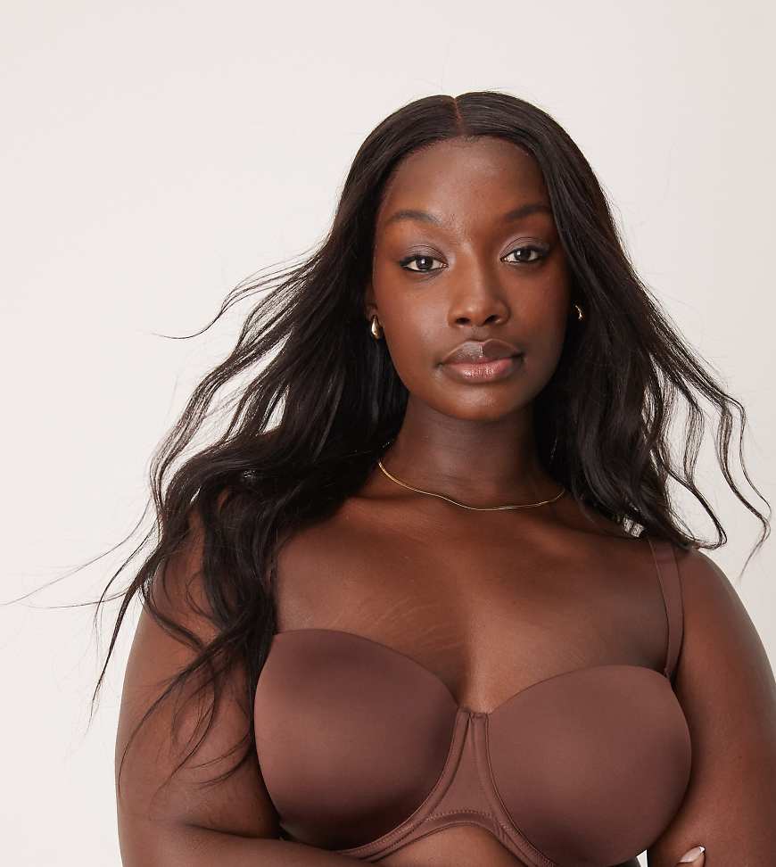 ASOS DESIGN Curve - Trägerloser Multiway-BH in Braun mit geformten Körbchen von ASOS Curve