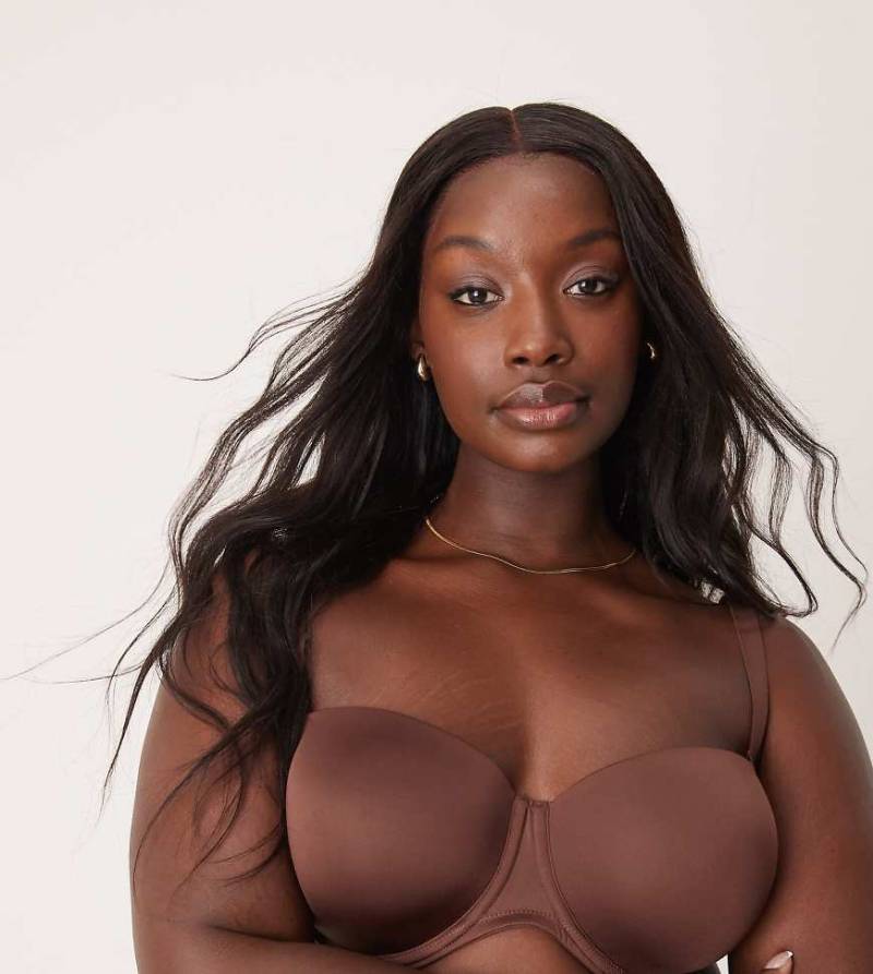 ASOS DESIGN Curve - Trägerloser Multiway-BH in Braun mit geformten Körbchen von ASOS Curve