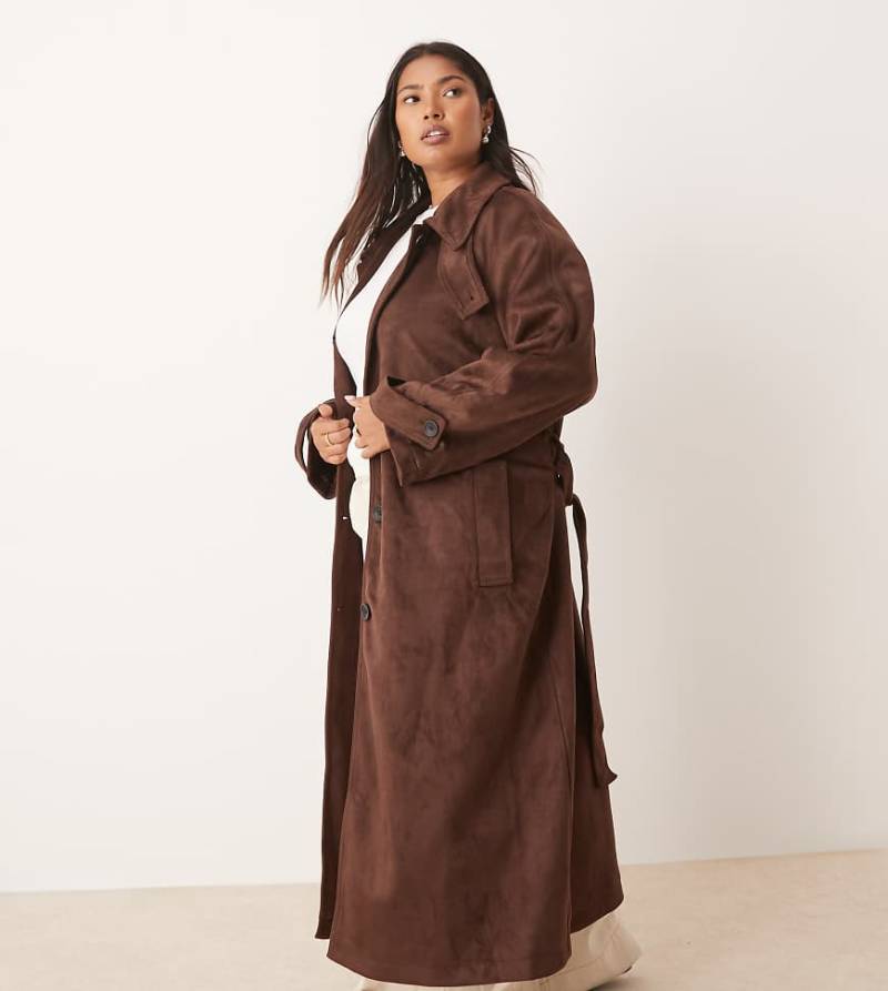ASOS DESIGN Curve - Trenchcoat aus Wildlederimitat in Schokobraun mit Stehkragen von ASOS Curve
