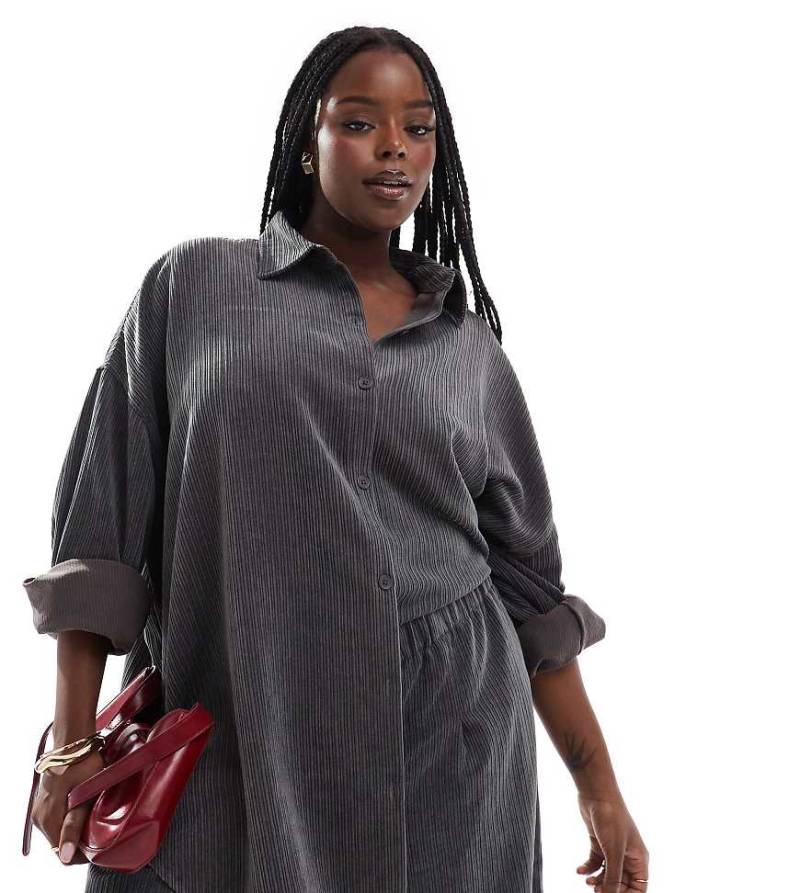 ASOS DESIGN Curve - Unterschiedlich lange Oversize-Hemdbluse aus Cord in Grau, Kombiteil von ASOS Curve