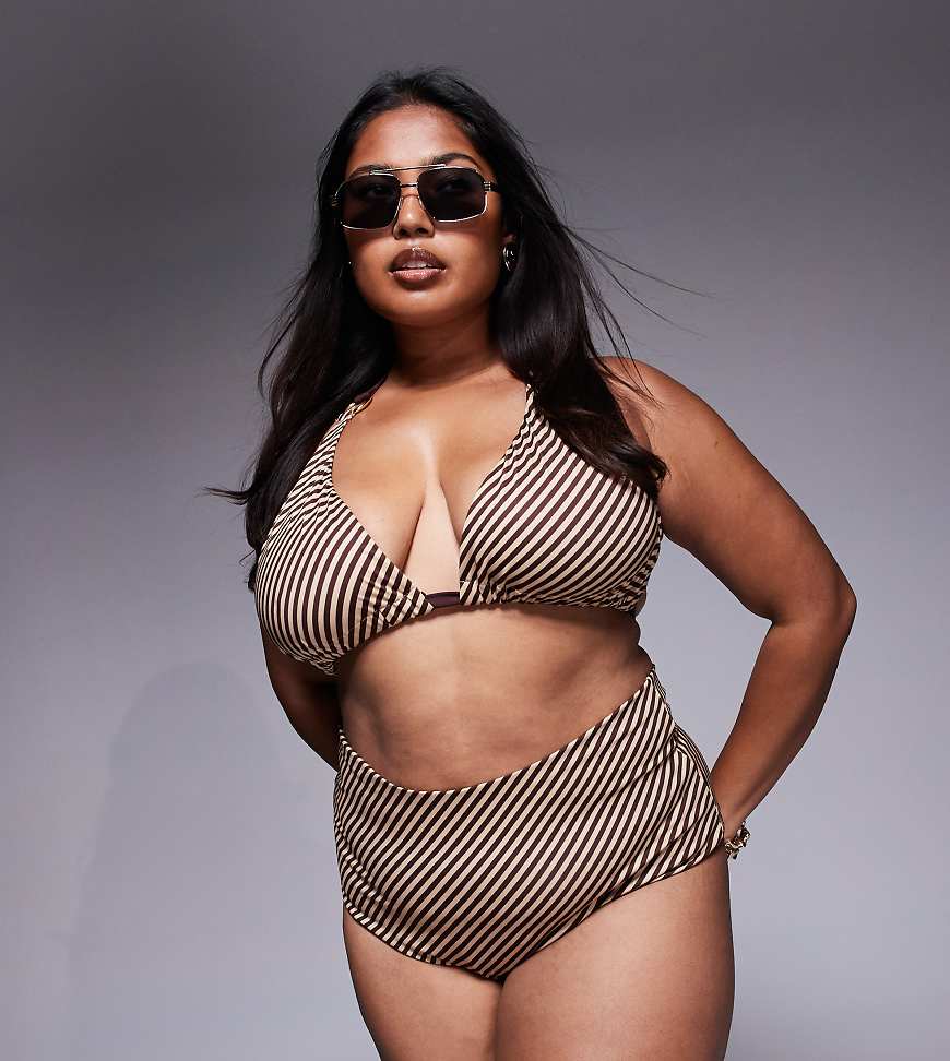 ASOS DESIGN Curve - Vivienne - Bikinihose in gestreiftem Schokobraun mit hohem Bund ASOS DESIGN Curve - Vivienne - Bikinihose in gestreiftem Schokobraun mit hohem Bund von ASOS Curve
