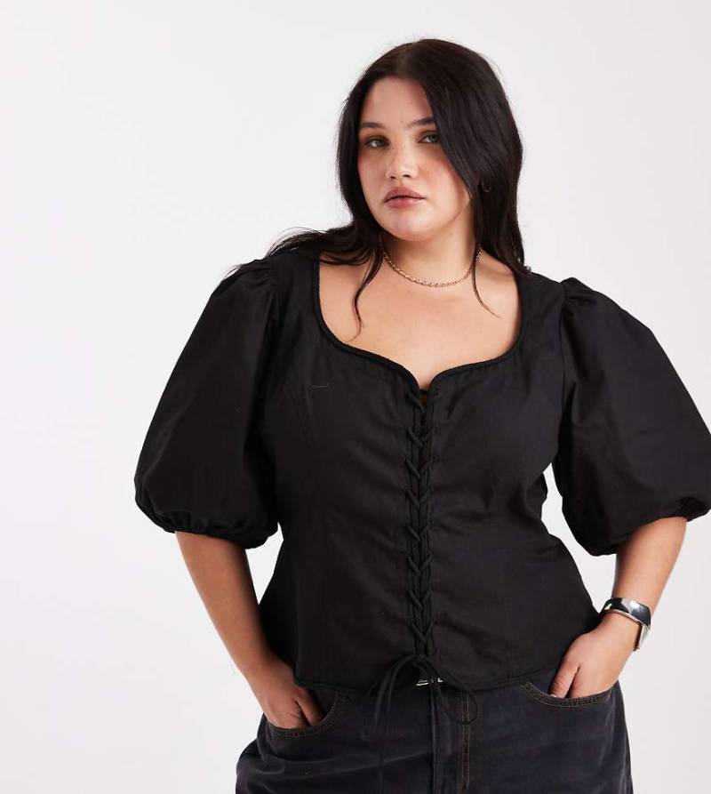 ASOS DESIGN Curve - Vorne geschnürtes Oberteil in Schwarz mit Puffärmeln von ASOS Curve