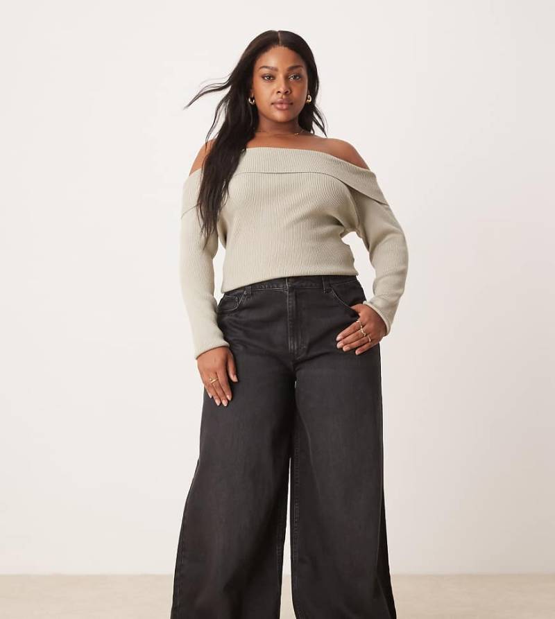 ASOS DESIGN Curve - Jeans in verwaschenem Schwarz mit weitem Bein von ASOS Curve