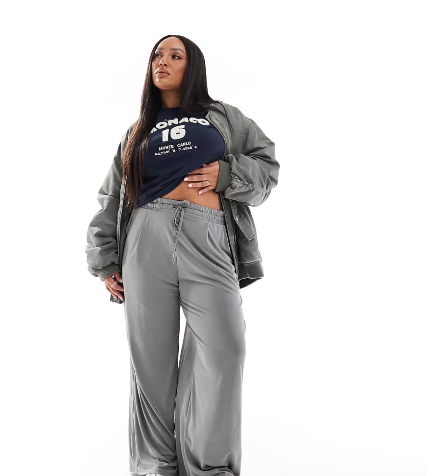 ASOS DESIGN Curve - Weiche Hose in Hellgrau mit weitem Schnitt und Kordelzugbund ASOS DESIGN Curve - Weiche Hose in Hellgrau mit weitem Schnitt und Kordelzugbund von ASOS Curve