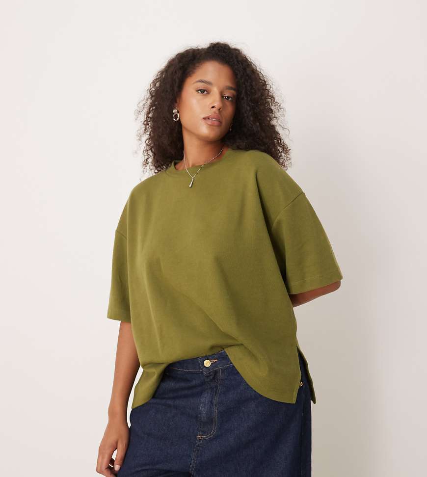 ASOS DESIGN Curve - Weiches, kastiges T-Shirt in Khaki-Grün von ASOS Curve