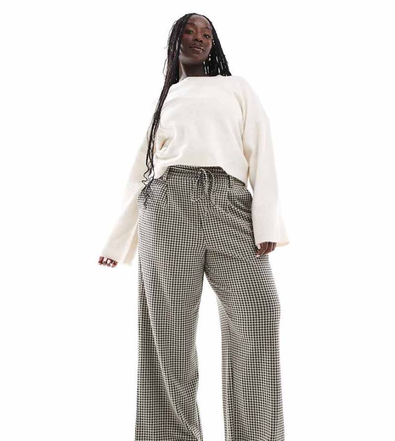 ASOS DESIGN Curve - Weit geschnittene Hose mit Bindegürtel und kleinem Hahnentrittmuster-Bunt von ASOS Curve