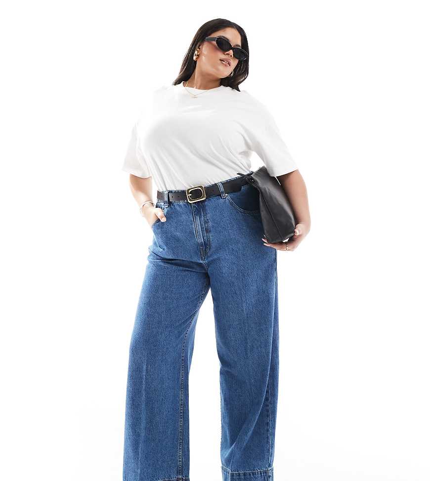 ASOS DESIGN Curve - Weit geschnittene Jeans in dunklem Mittelblau mit Bügelfalte vorne ASOS DESIGN Curve - Weit geschnittene Jeans in dunklem Mittelblau mit Bügelfalte vorne von ASOS Curve
