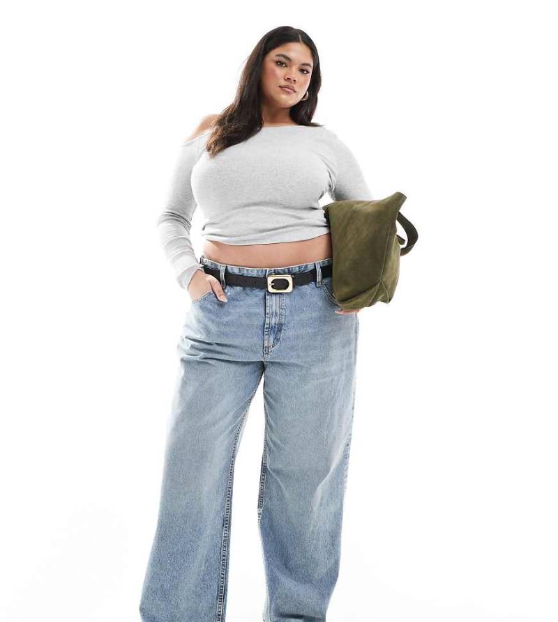 ASOS DESIGN Curve - Weite Jeans in Mittelblau mit niedrigem Bund von ASOS Curve