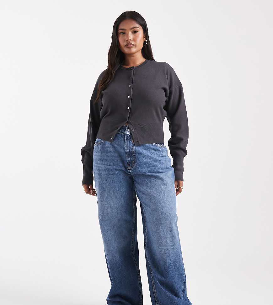 ASOS DESIGN Curve - Weite Dad-Jeans in Mittelblau ASOS DESIGN Curve - Weite Dad-Jeans in Mittelblau von ASOS Curve