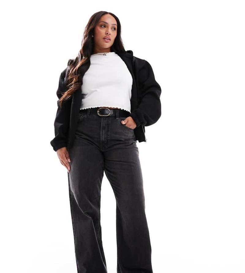 ASOS DESIGN Curve - Weite Dad-Jeans in verwaschenem Schwarz von ASOS Curve